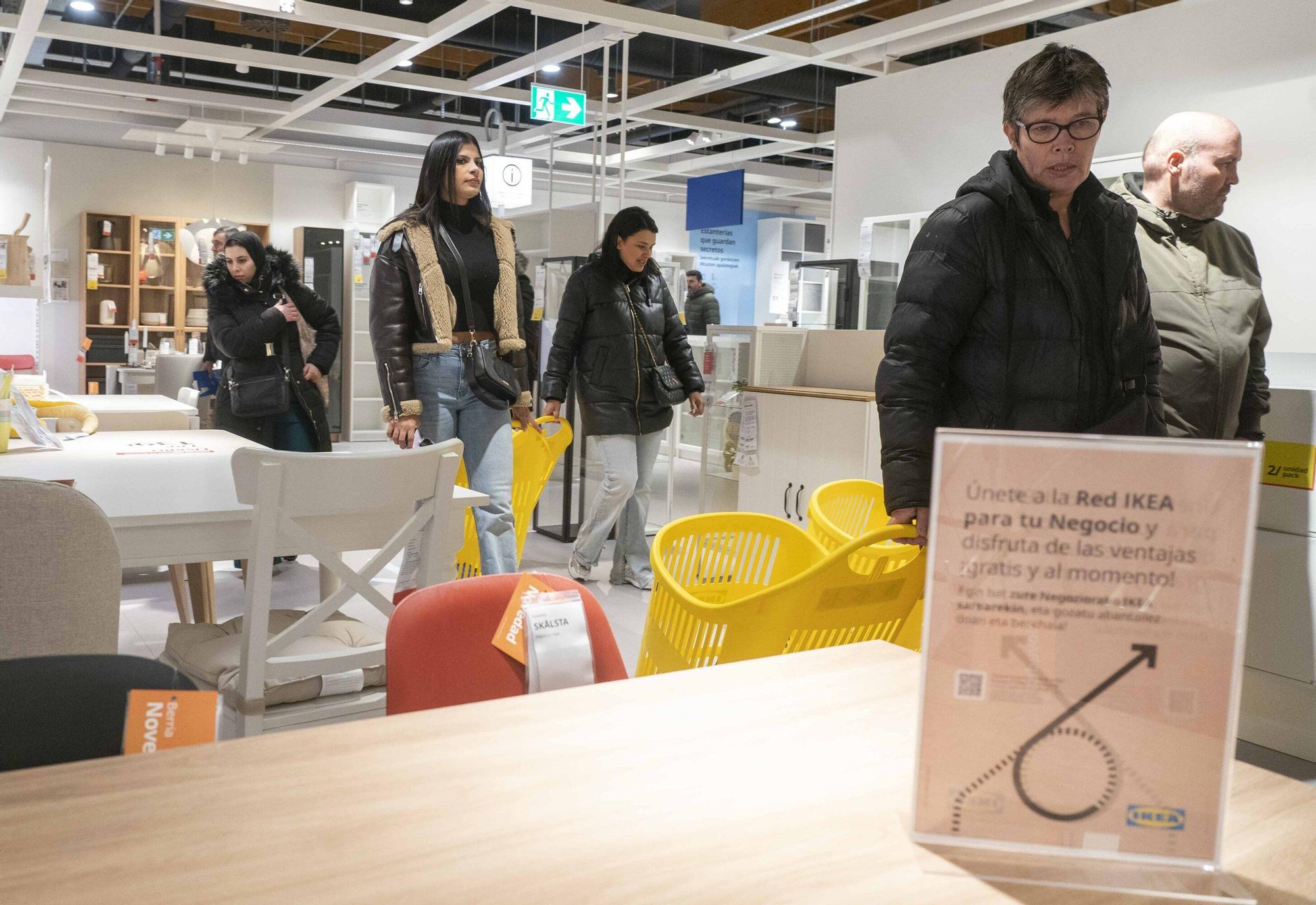 Fotos de la inauguración de la nueva tienda de Ikea en Vitoria