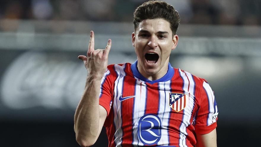 El Atlético de Madrid se asoma en Valencia al liderato