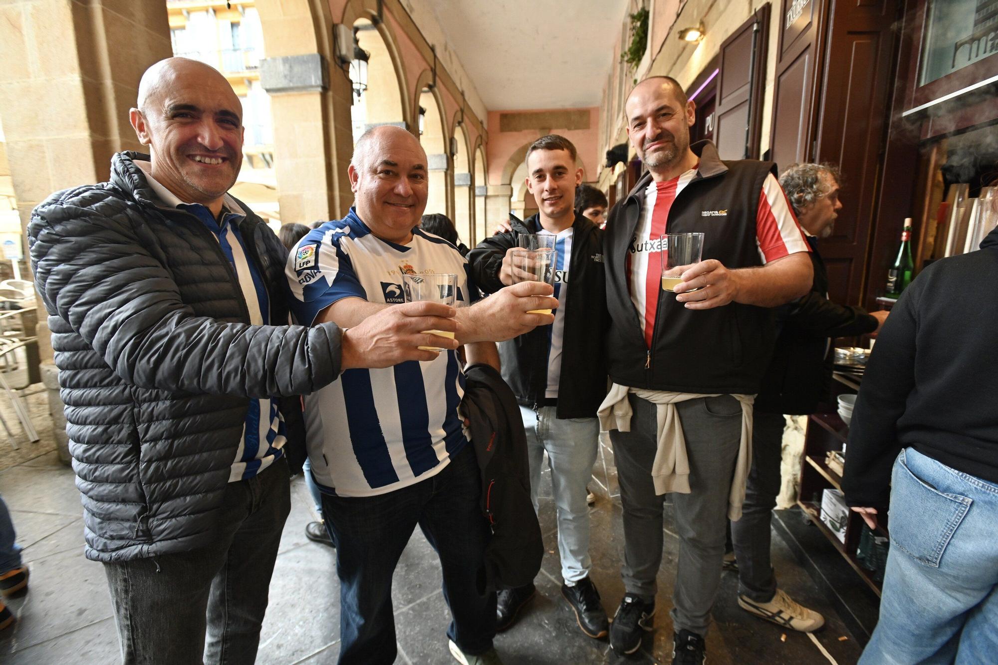 En imágenes: gran ambiente entre aficiones en la previa del derbi