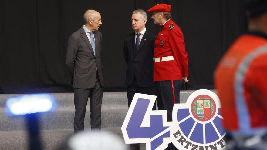 Urkullu agradece a la Ertzaintza su contribución a una Euskadi en paz