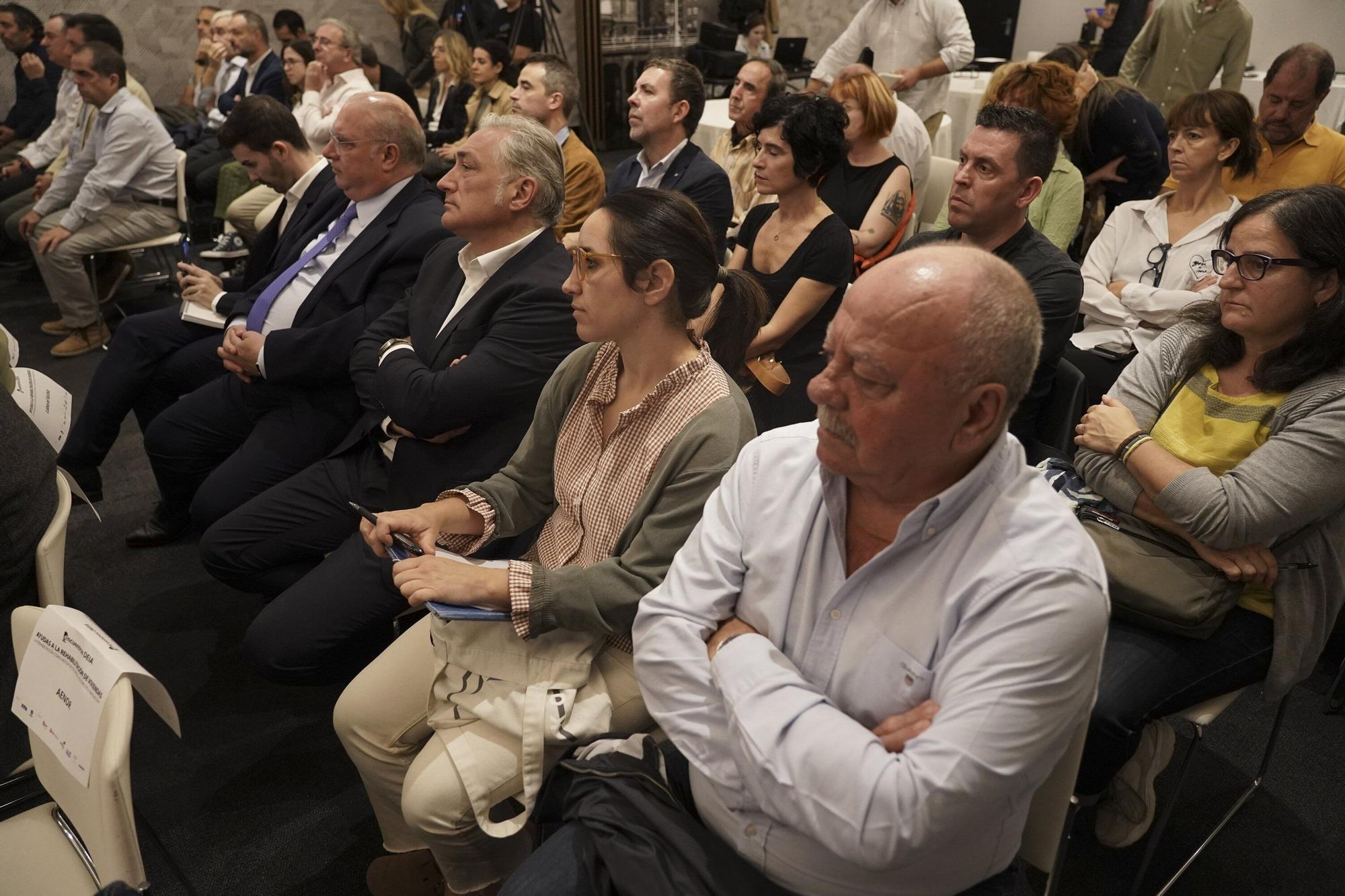 Todas las imágenes del "Encuentro Deia: Rehabilitación y vivienda"