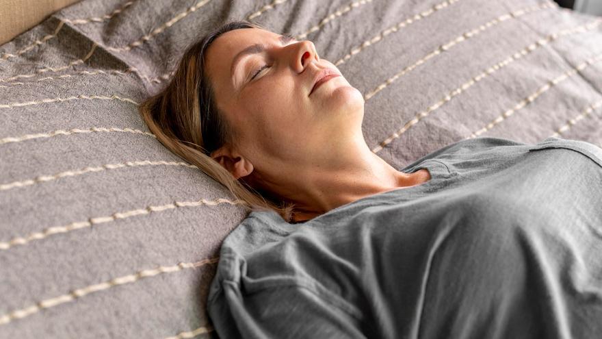 &#039;Sleepmaxxing&#039;, la obsesión viral que busca el sueño perfecto pero alarma a los expertos