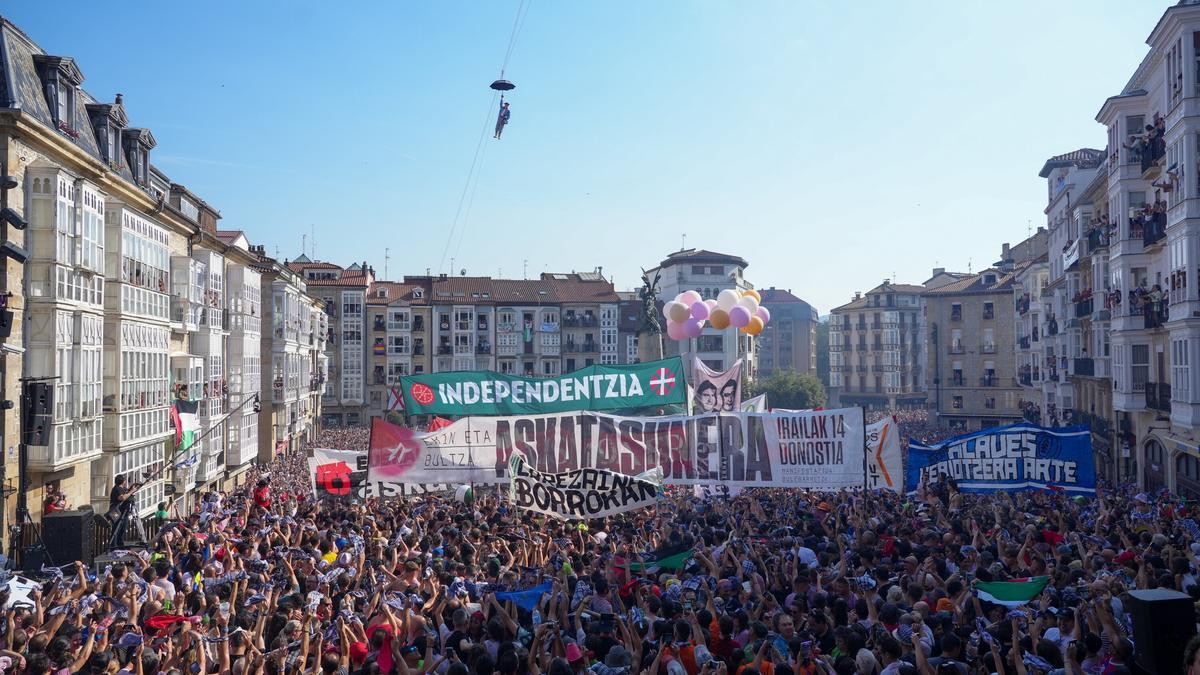 En imágenes: Así ha sido la bajada de Celedón en 2025
