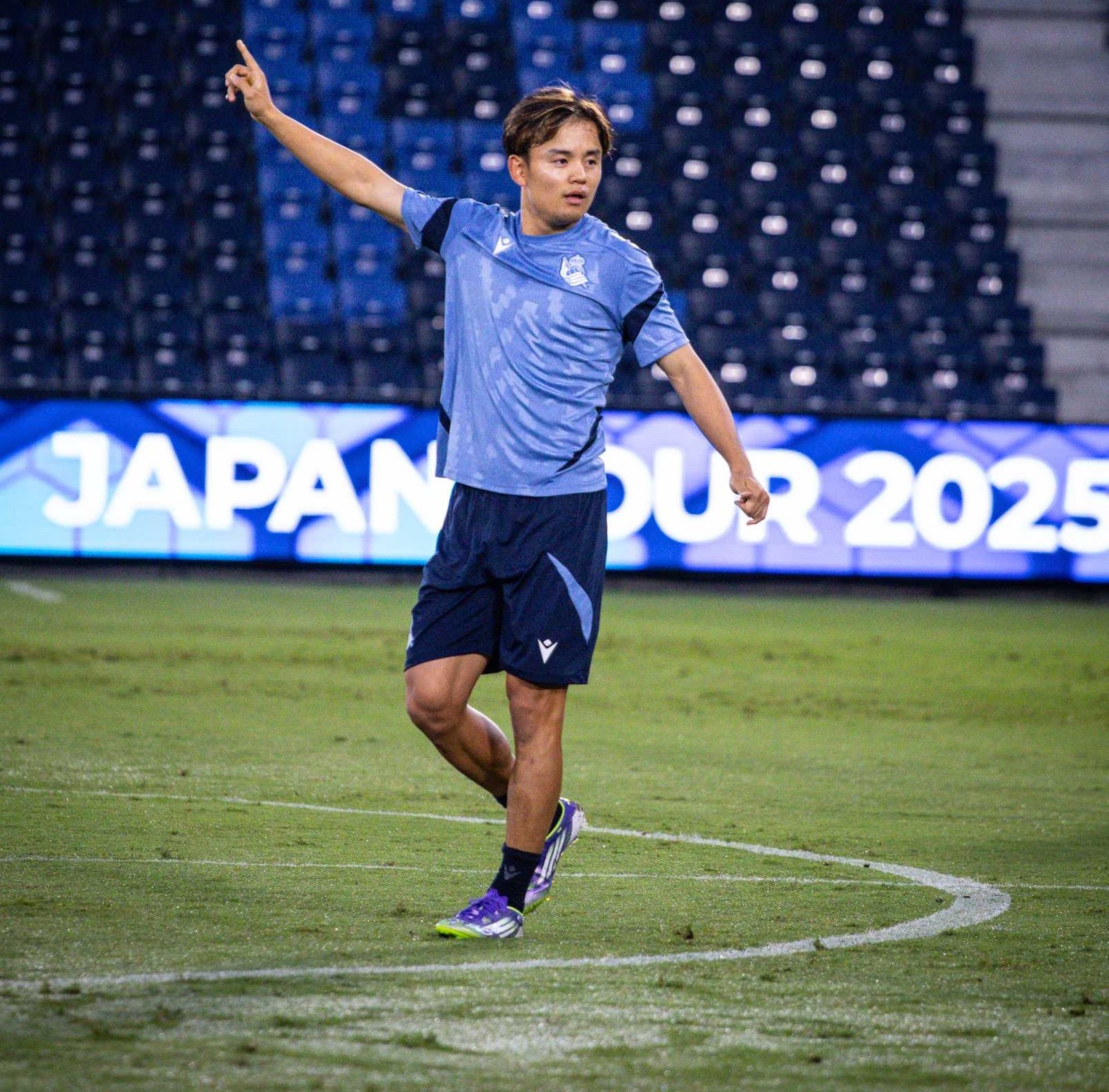 Take Kubo, durante un entrenamiento de la Real Sociedad en Japón