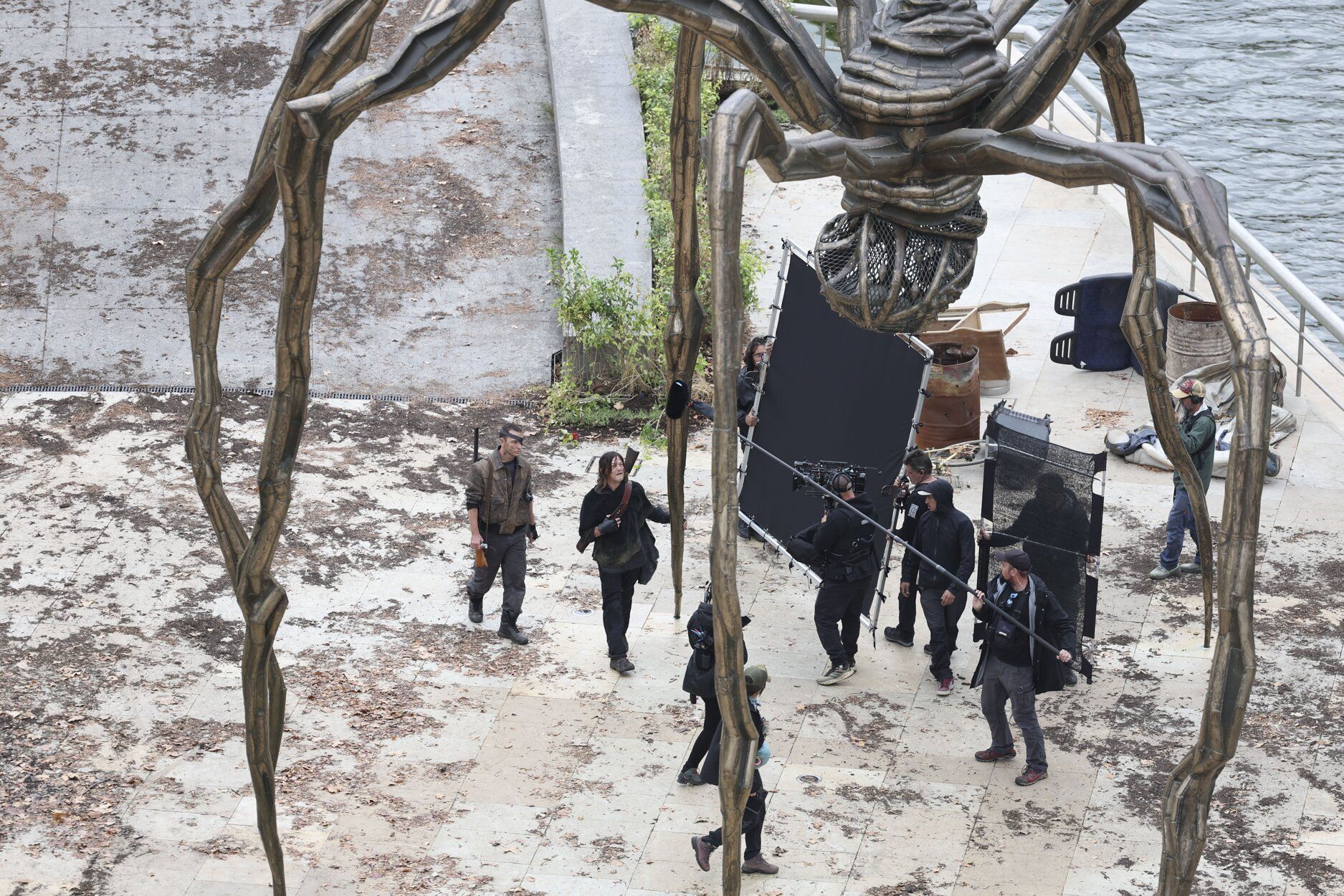 Rodaje de la serie &#039;The Walking Dead: Daryl Dixon’ en el Guggenheim.