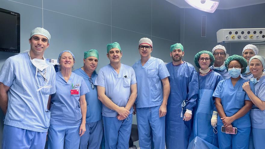 El HUN realiza con éxito su primera cirugía simultánea de reconstrucción estética y auditiva de oído