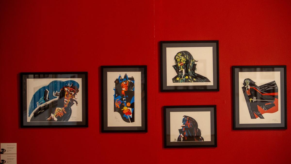 Varios de los dibujos de Olivares que componen la exposición..