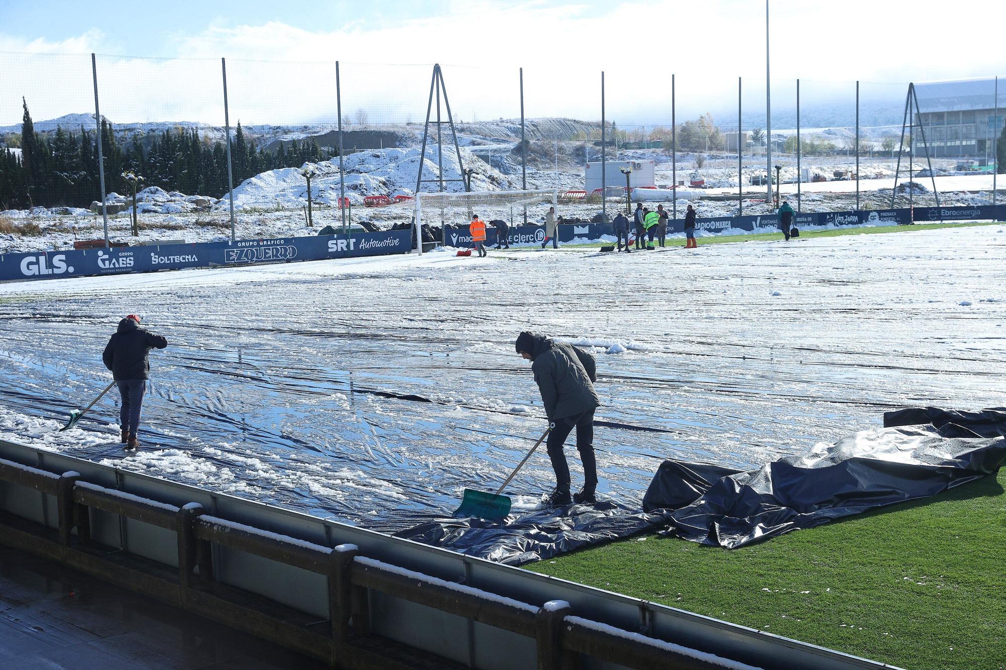 Fotos del entrenamiento de Osasuna (viernes 21 de noviembre de 2025)