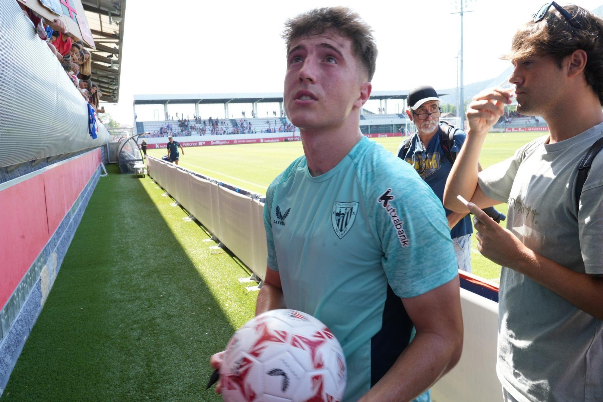 2.500 seguidores arropan al Athletic en Lezama