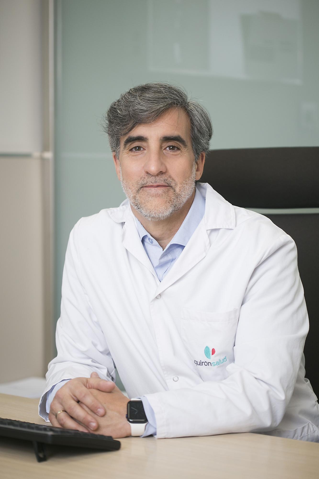 El doctor Ignacio Lobo apuesta por técnicas innovadoras mínimamente invasivas cuando es necesario extirpar los miomas.