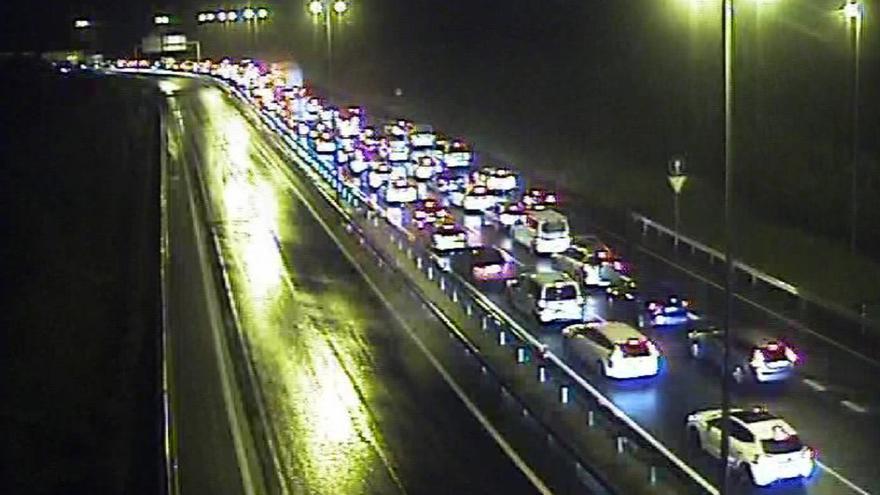 La lluvia complica a circulación en las carreteras de Gipuzkoa