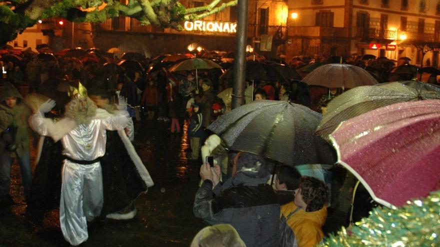 Ambiente de pleno invierno y desapacible para las Cabalgatas de Reyes