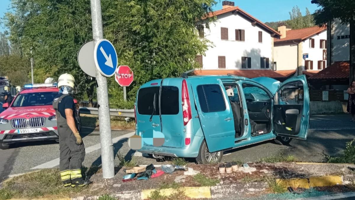 Uno de los vehículos implicados en el accidente.