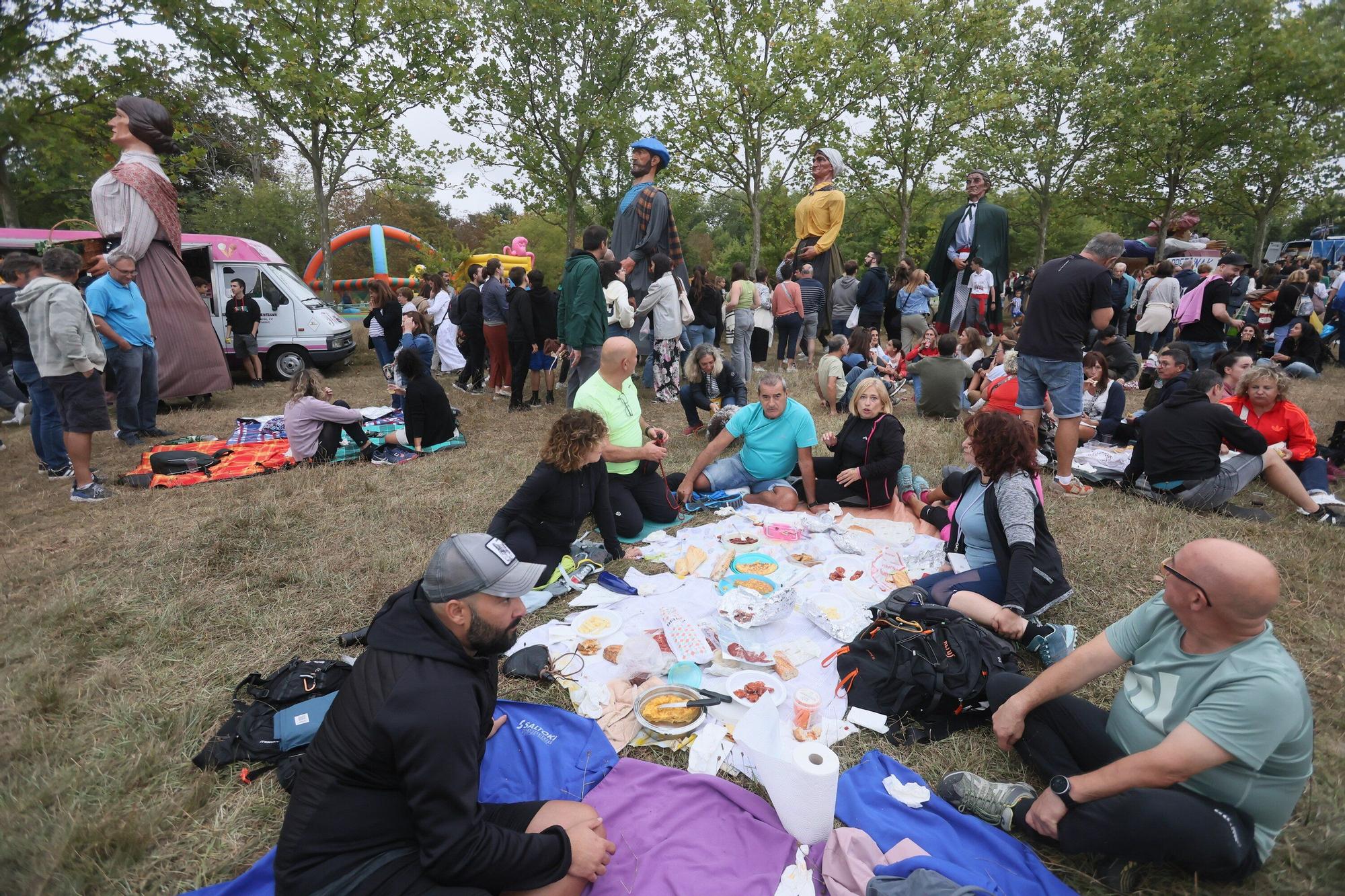 En imágenes: Las campas de Olarizu se llenan de fiesta