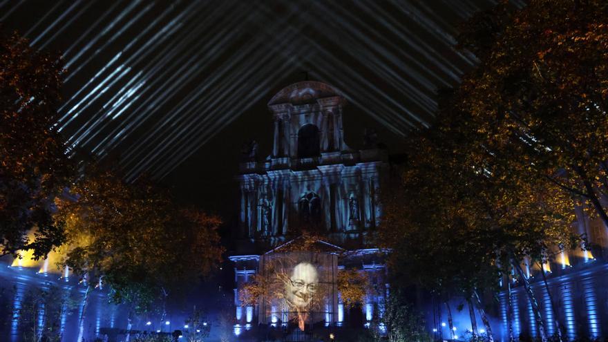 París homenajea a las víctimas de los atentados del 13 de noviembre en su décimo aniversario