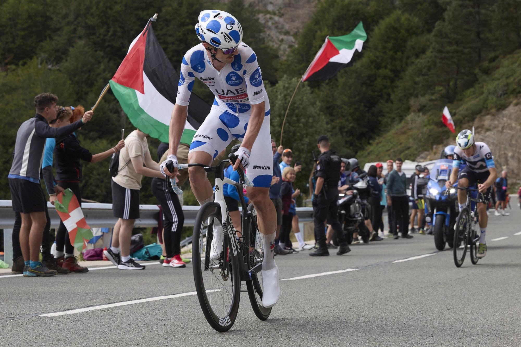 Fotos de la etapa navarra de La Vuelta 25 entre Sendaviva y Larra - Belagua