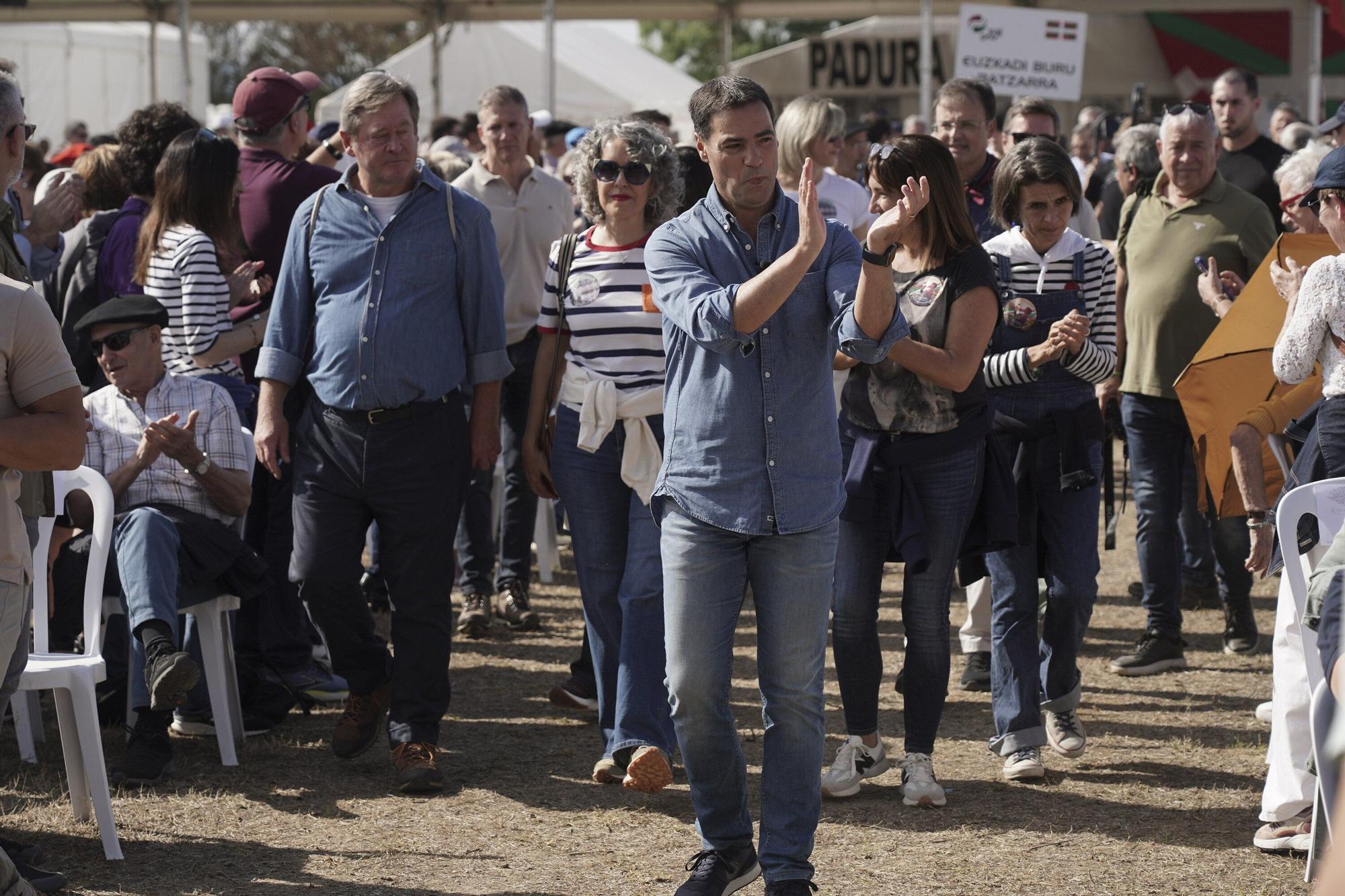 En imágenes: El Alderdi Eguna reúne a miles de jeltzales en un ambiente festivo