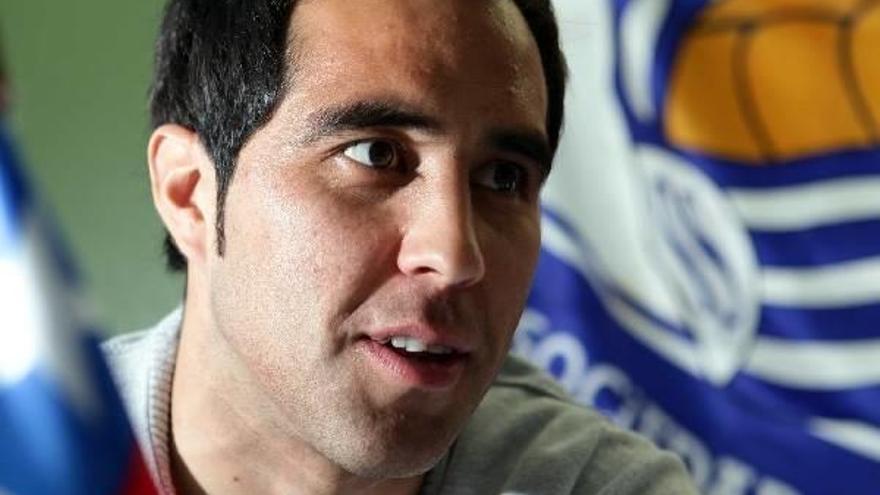 Claudio Bravo pasará por el quirófano al sufrir una fractura de radio