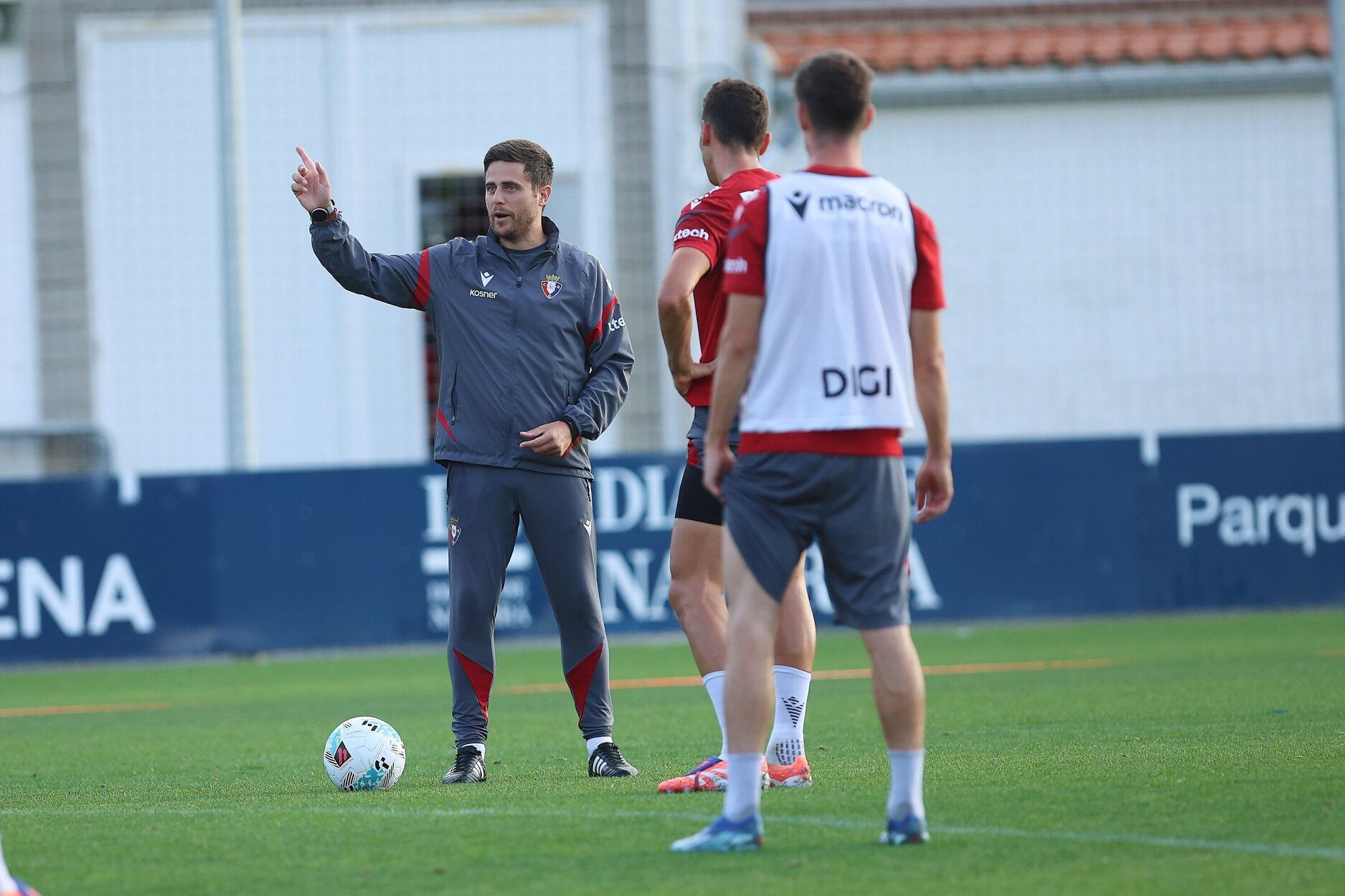 Entrenamiento de Osasuna en Tajonar del lunes 13 de octubre de 2025