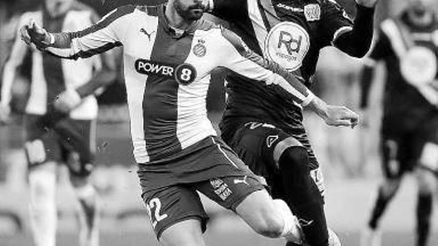 El Espanyol hace lo justo ante el colista
