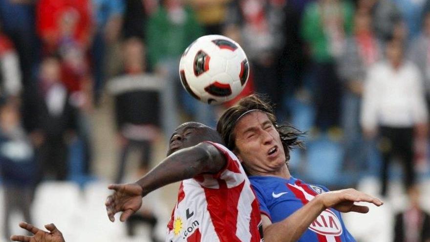 El &quot;Kun&quot; hace un partidazo, pero el equipo no gana