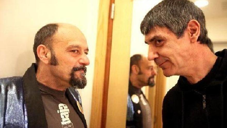 Javier Cansado, a la izquierda, con Carlos Faemino, en el camerino del Victoria Eugenia en 2010.