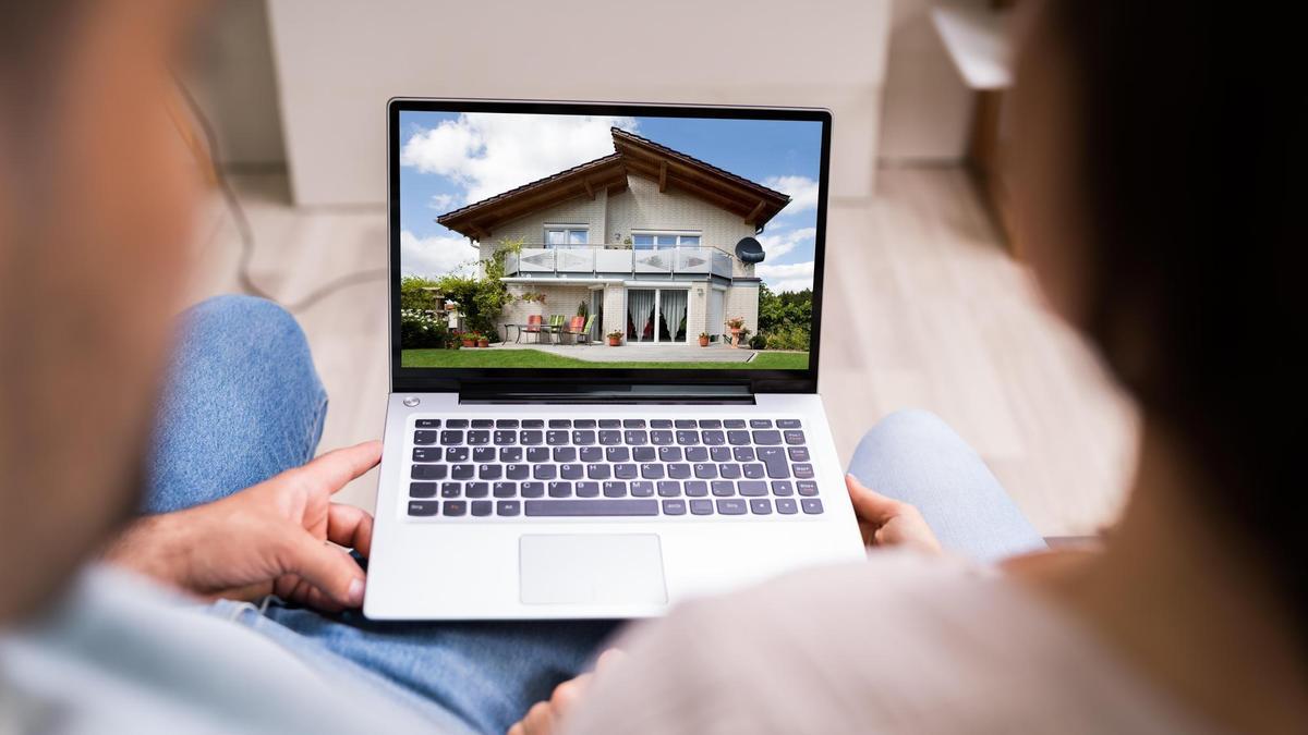 A la búsqueda de una vivienda en intenet.