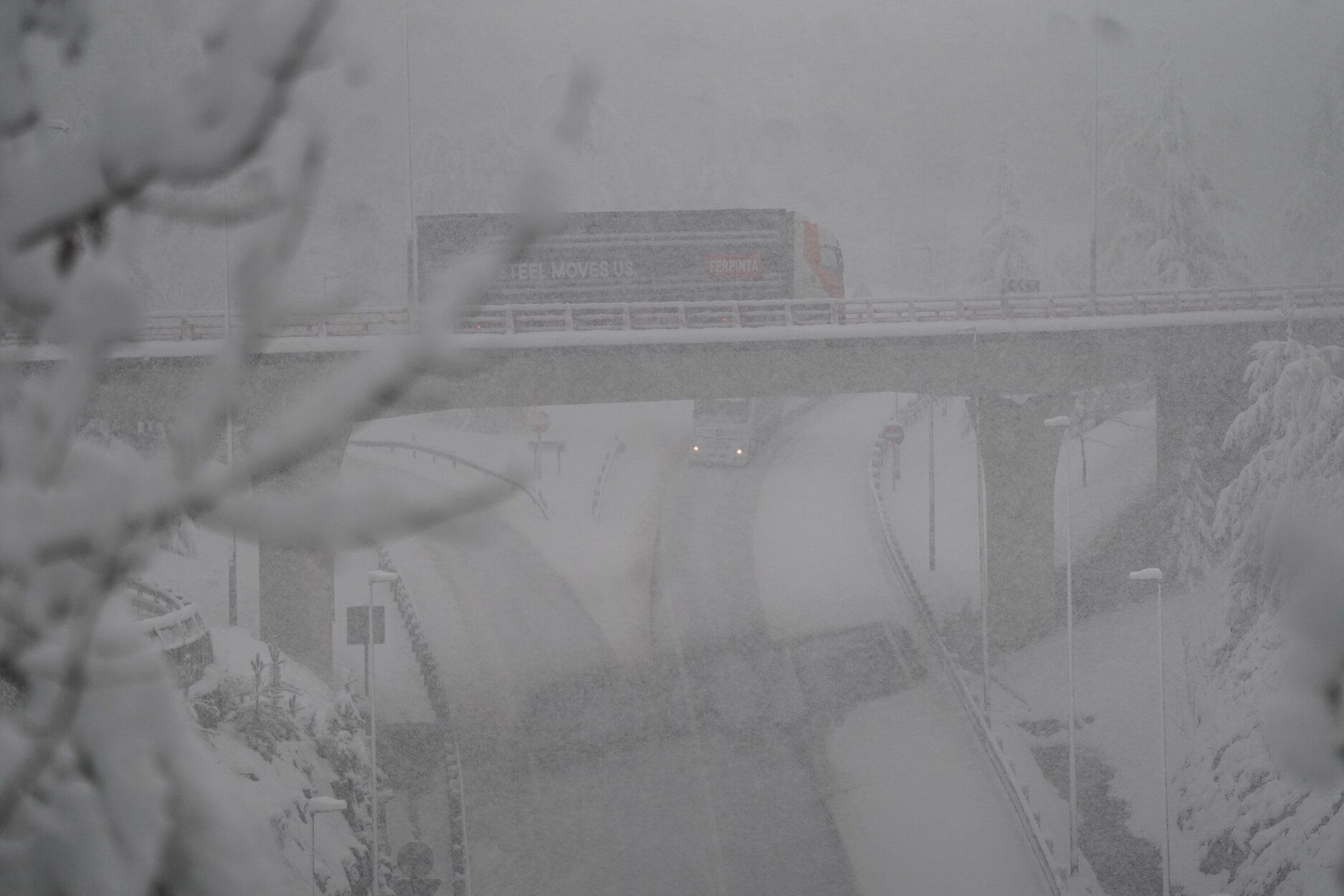 Nieve en el alto de Etzegarate