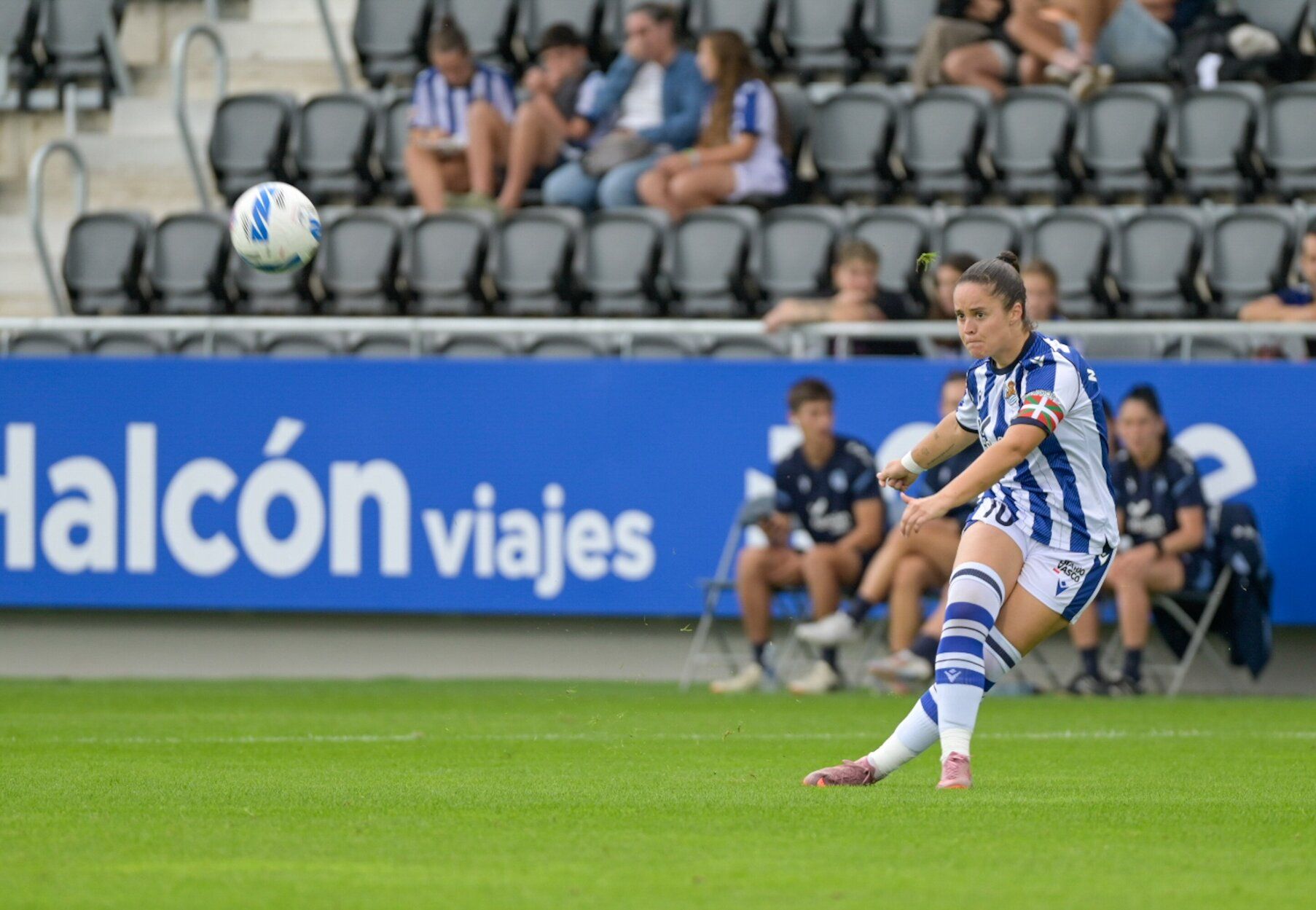 La Real femenina estrena su nuevo campo