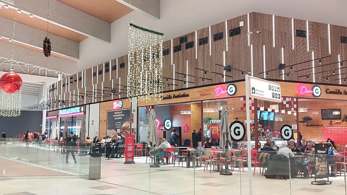 La renovada zona de restauración de El Boulevard