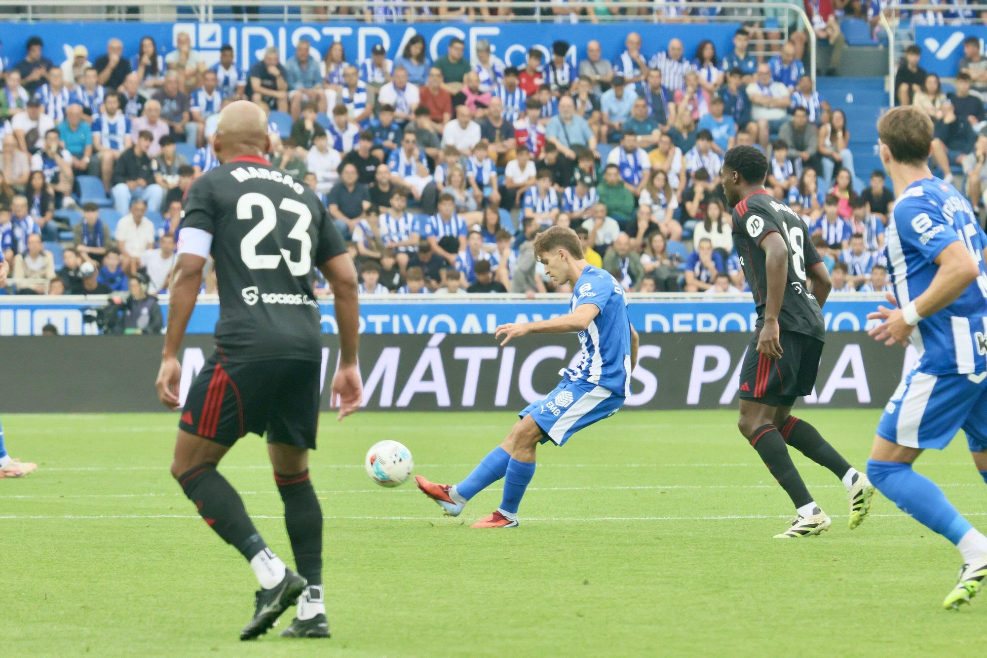 En imágenes: El Alavés cae en Mendizorroza ante el Sevilla