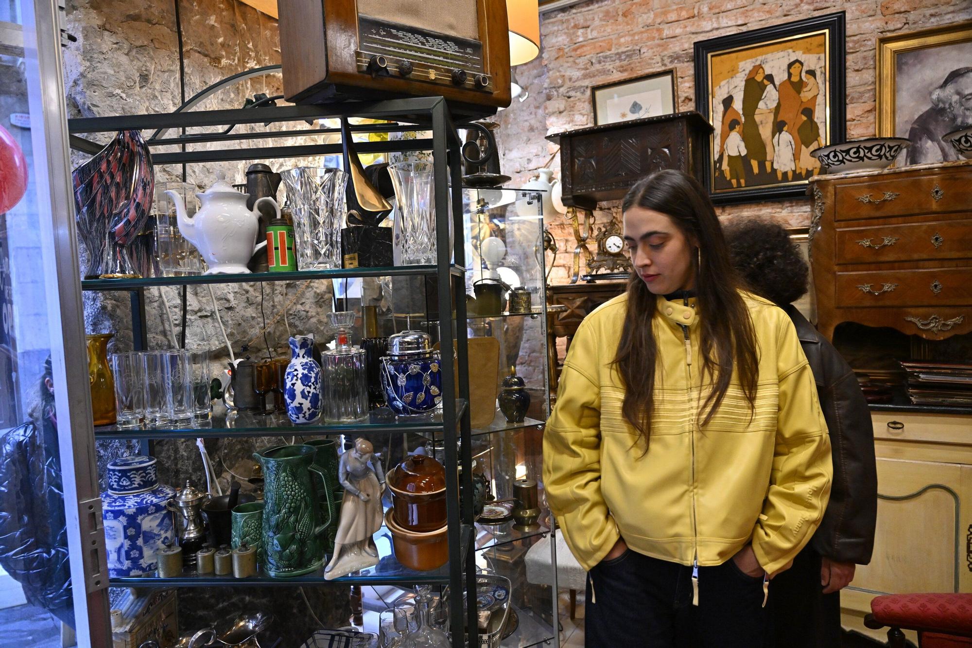 En imágenes: el mercado del Dos de Mayo se viste de Navidad