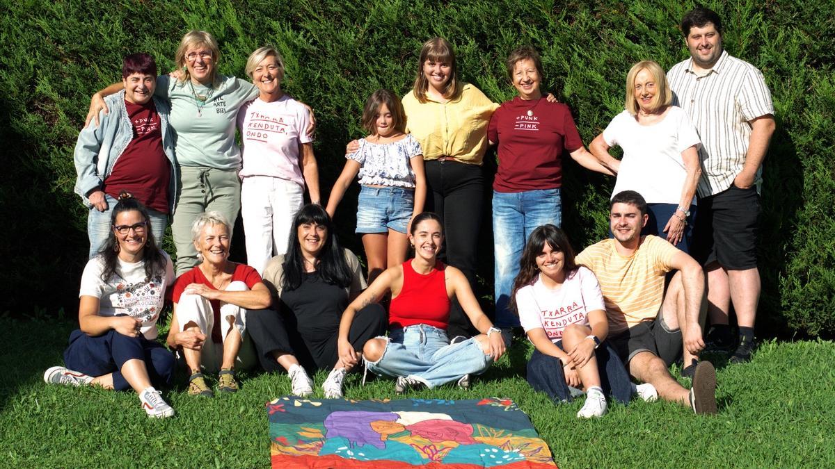 Bideoklipan parte hartu dute pertsonak