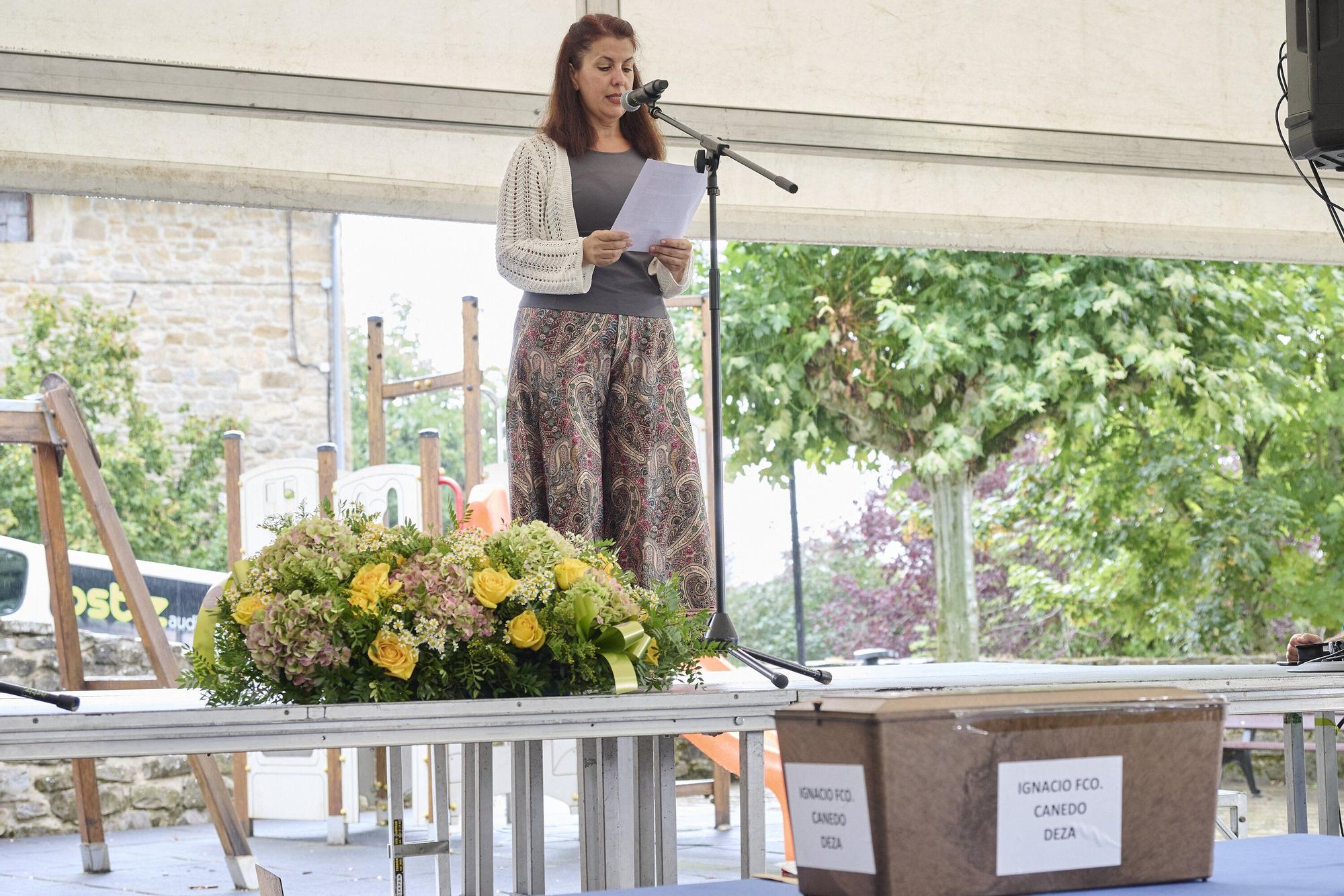 Ana Ollo entrega los restos del joven estadounidense fusilado a su familia en Berriozar