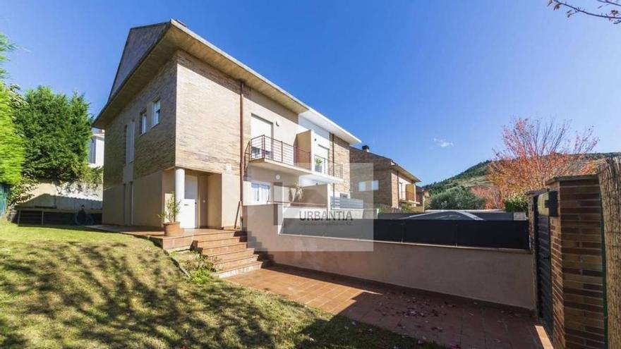 El "magnífico" chalet pareado de lujo más barato de Navarra, según una selección nacional