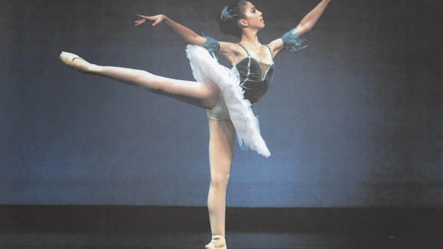 Julia Rázquin Gómara, bailando la coreografía &#039;Pájaro azul&#039;.