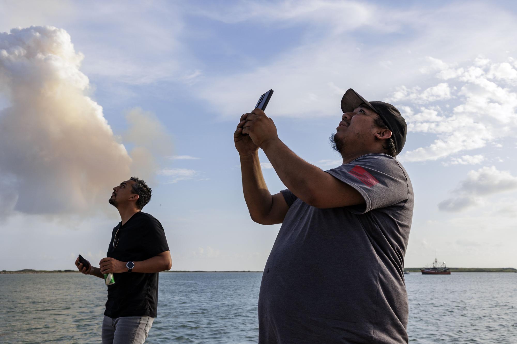 La nave Starship de SpaceX cumple con éxito su décima prueba después de tres fallidas