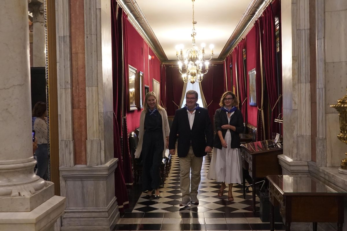 Recepción a la sociedad bilbaina en el Ayuntamiento de Bilbao