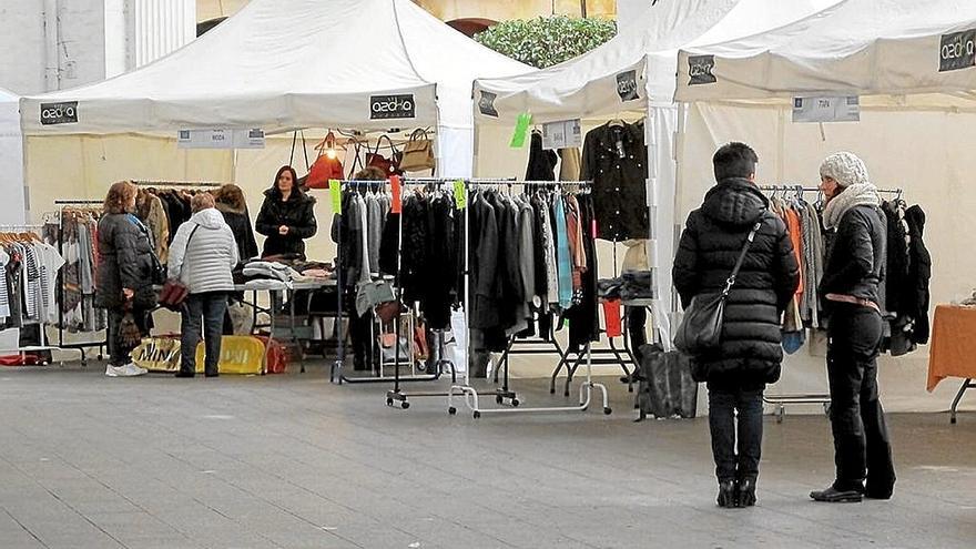 Una edición anterior de la Feria de Stock y Mercadillo que se está celebrando en Ordizia. Foto: N.G.