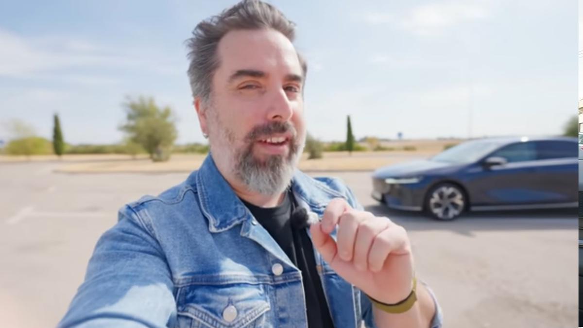 Eduardo Arcos, que es un periodista, emprendedor y youtuber especializado en tecnología, creó este canal para analizar y cubrir “la emocionante transición a la movilidad eléctrica”.