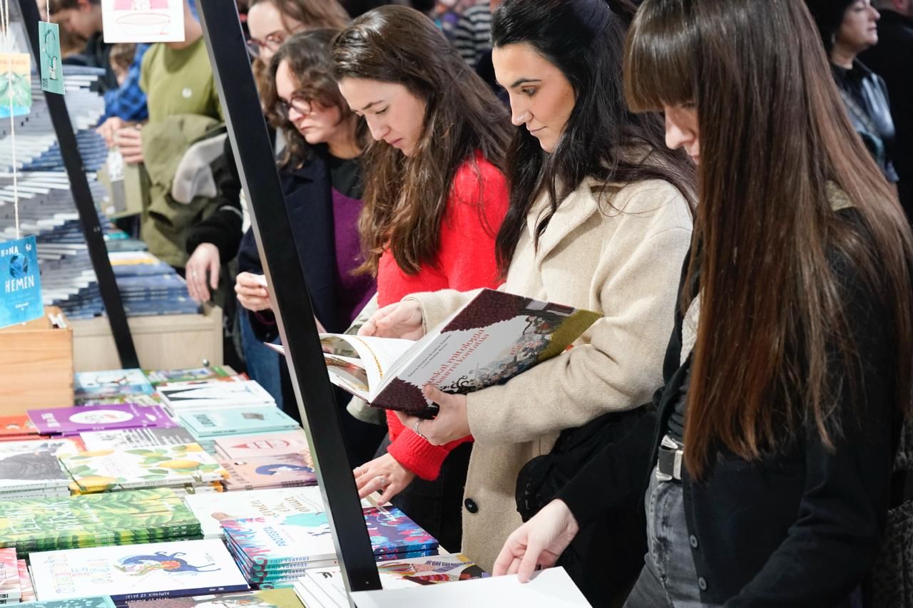 En imágenes: colas para acceder a una Durangoko Azoka a reventar