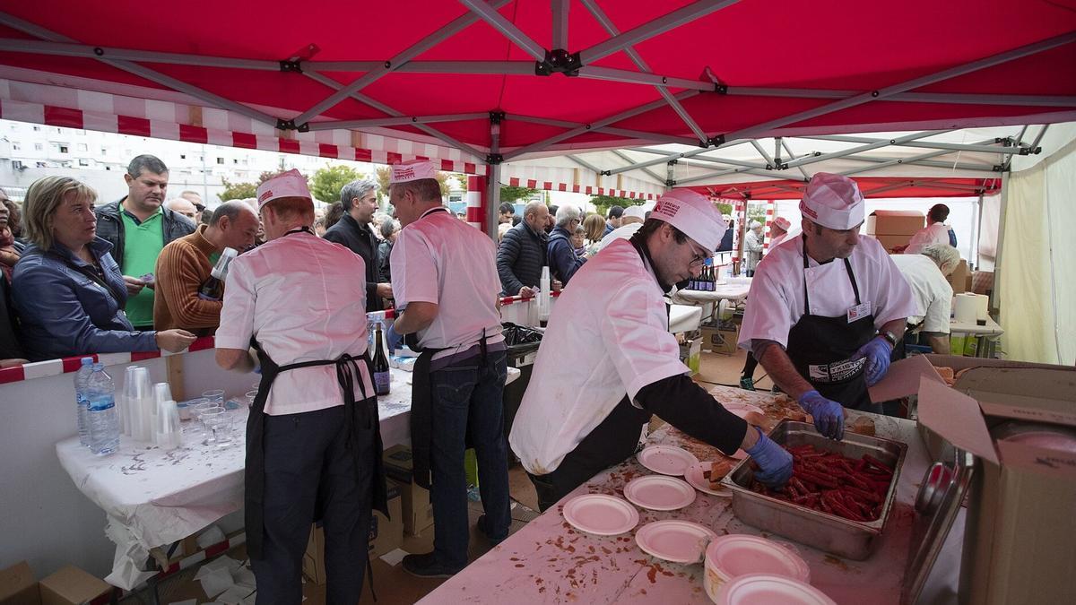 Fiesta de la chistorra en la plaza Floristán de la Milagrosa, en una edición anterior.
