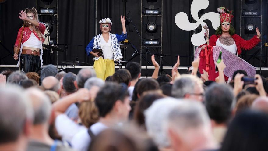 Fotos del concierto de Maruxak en la Plaza del Castillo