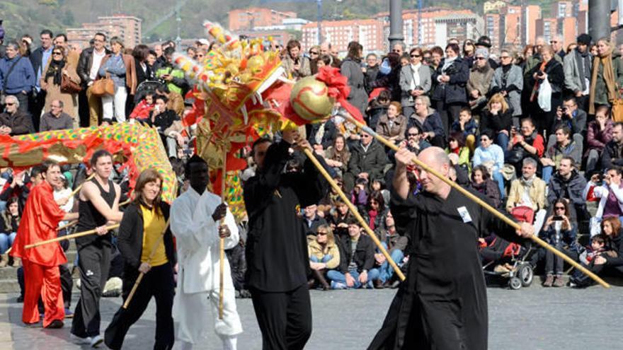 Agur dragón, &#039;ni hao&#039; serpiente