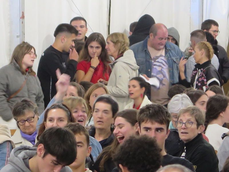 El Día de las Cuadrillas de fiestas de Urretxu, en imágenes