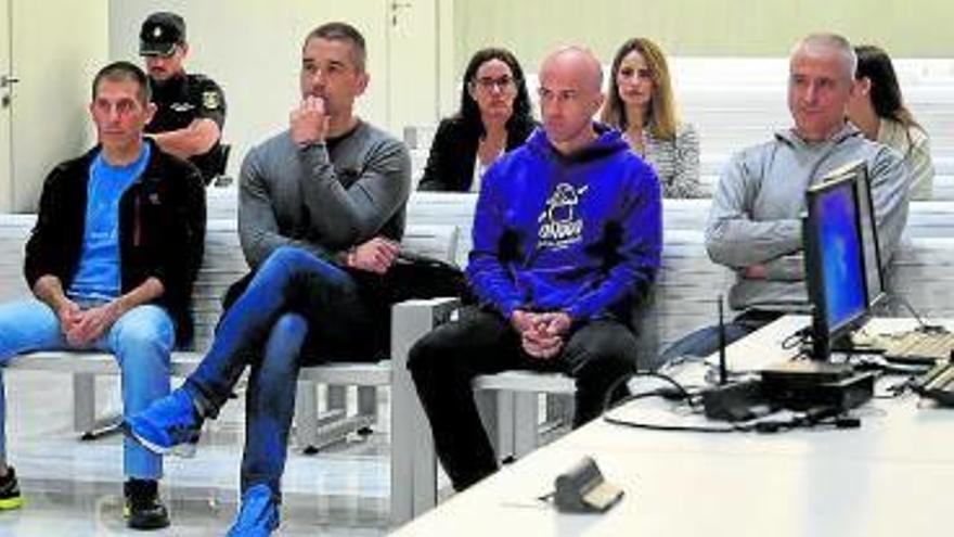 Garcia Gaztelu, junto a los otros tres condenados.