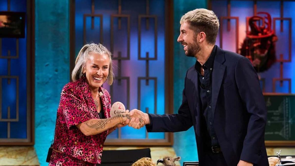 La Mari, de &#039;Chambao&#039;, y David Broncano, anoche en &#039;La Revuelta&#039;