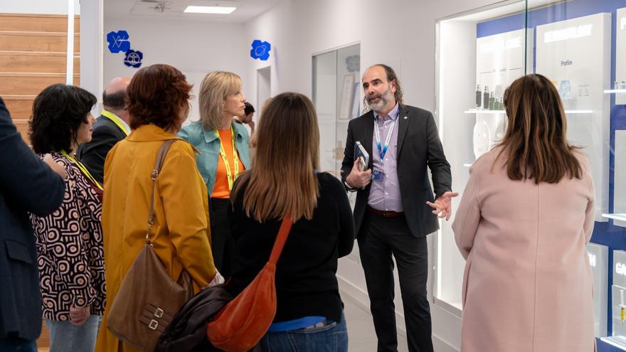 La Comisión de Ciencia del Congreso visita i+Med