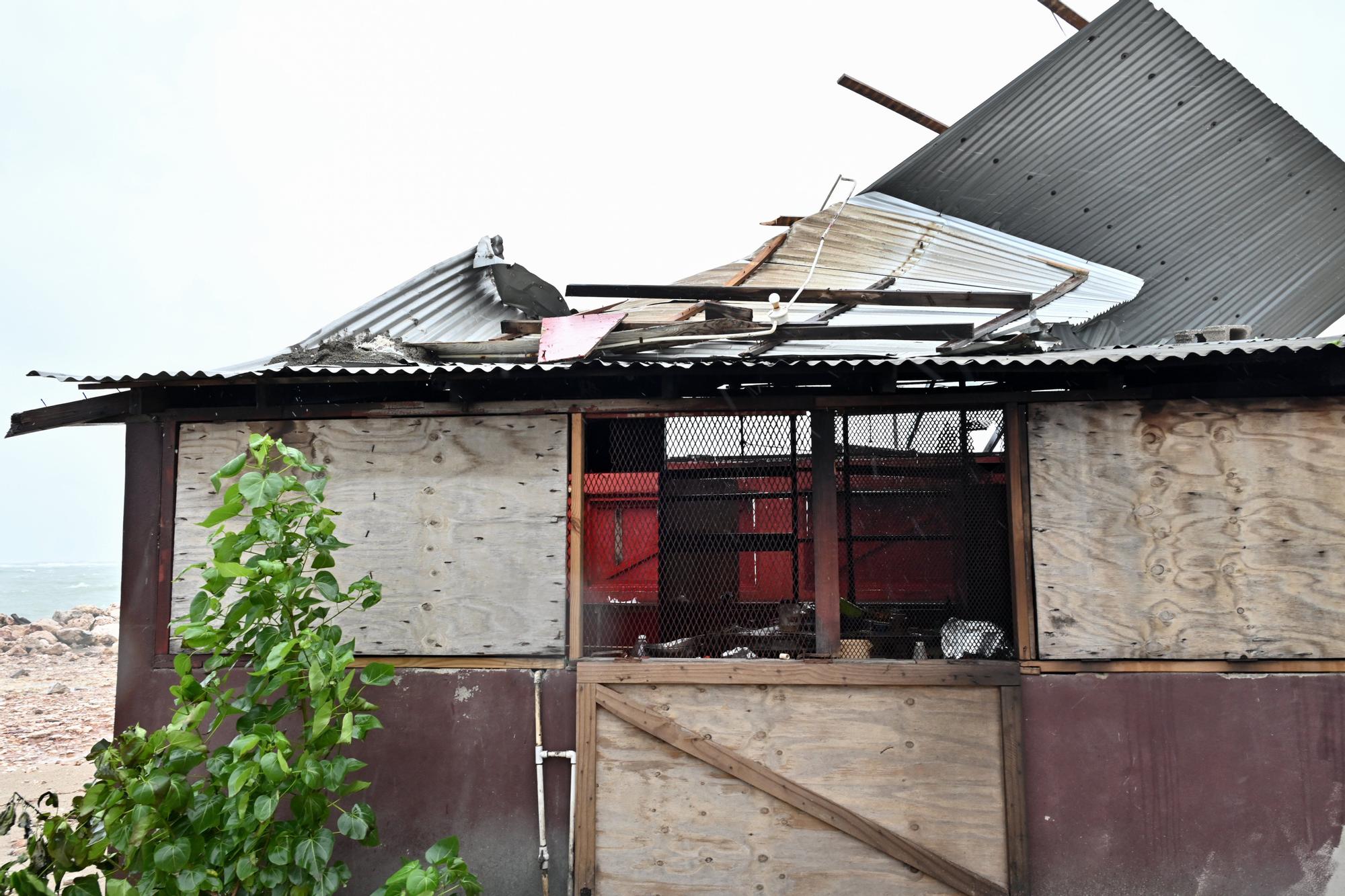 El huracán Melissa azota Jamaica con vientos y lluvias devastadores