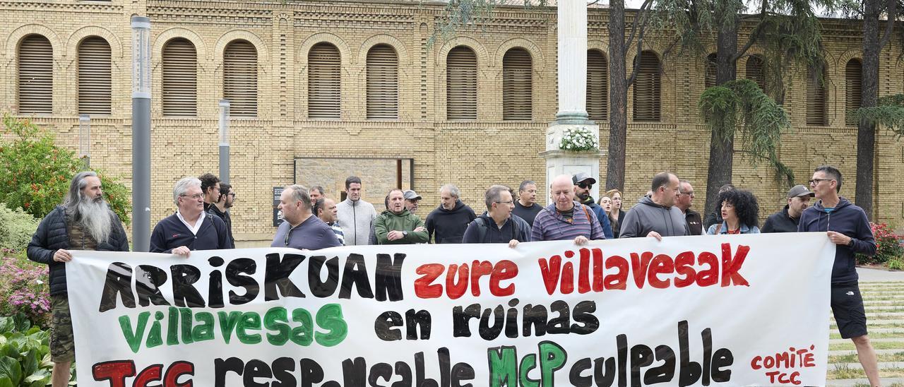 Fotos de la concentración en contra del mal estado de las villavesas